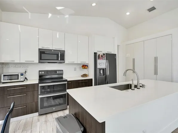4928 SW 33rd Way, Fort Lauderdale, FL 33312