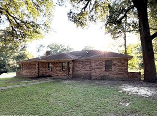 149 Henderson Dr, Lucedale, MS 39452