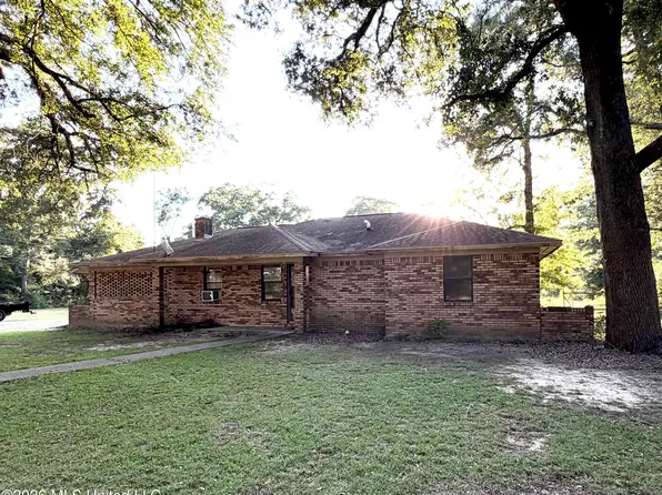 149 Henderson Dr, Lucedale, MS 39452