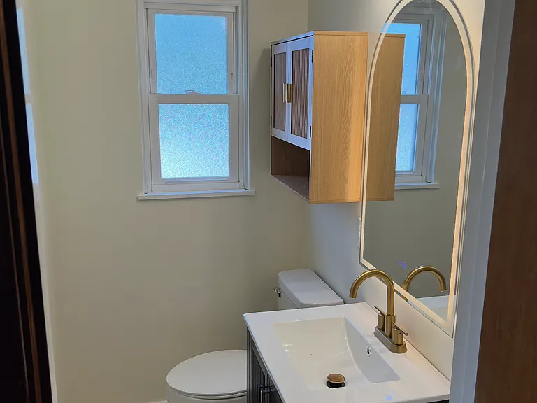 1323 Lincoln Way — Photo 4
