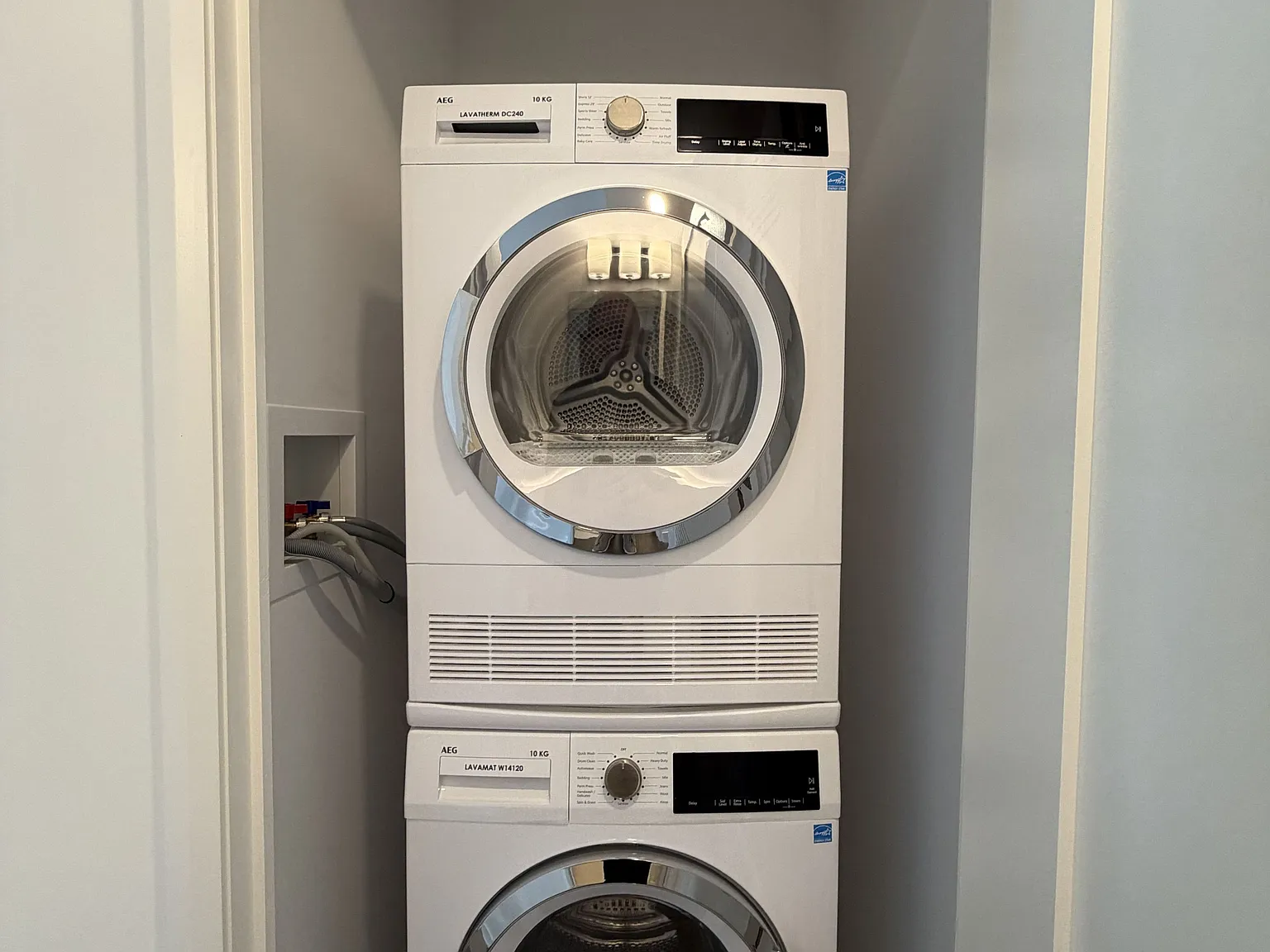 2 bed, $2,600 — Photo 4