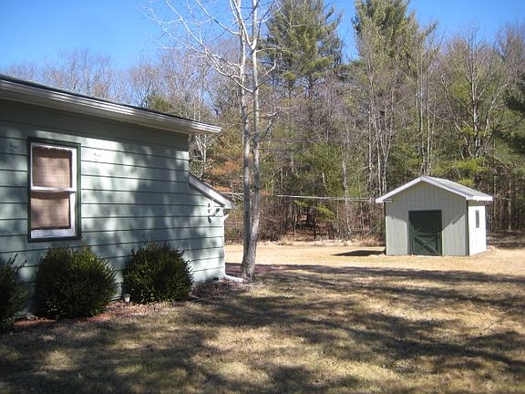 2nd image of 220 Yulan Barryville Rd
