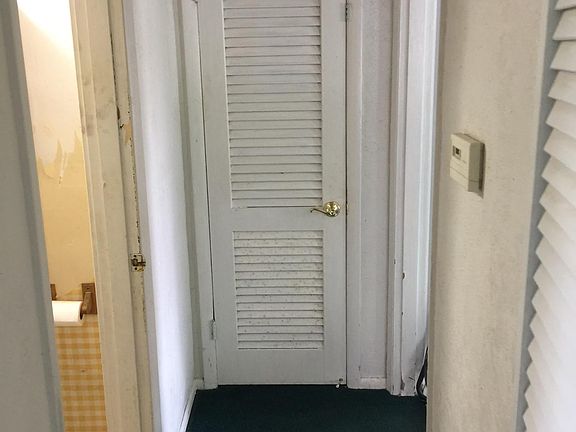 4th image of 2517 Grand Ave