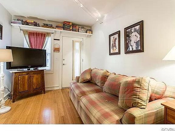 3rd image of 1645 W Cary St #A