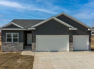 3314 Sokol Ln SW, Cedar Rapids, IA 52404