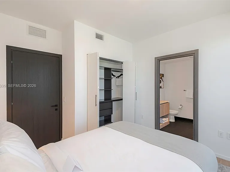 398 NE 5th St #4001 — Photo 57