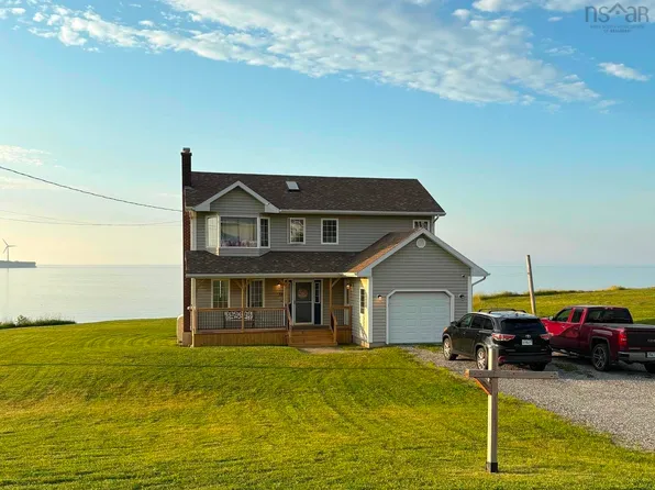 33 Turnbull St, Dominion, NS B1G 1W5