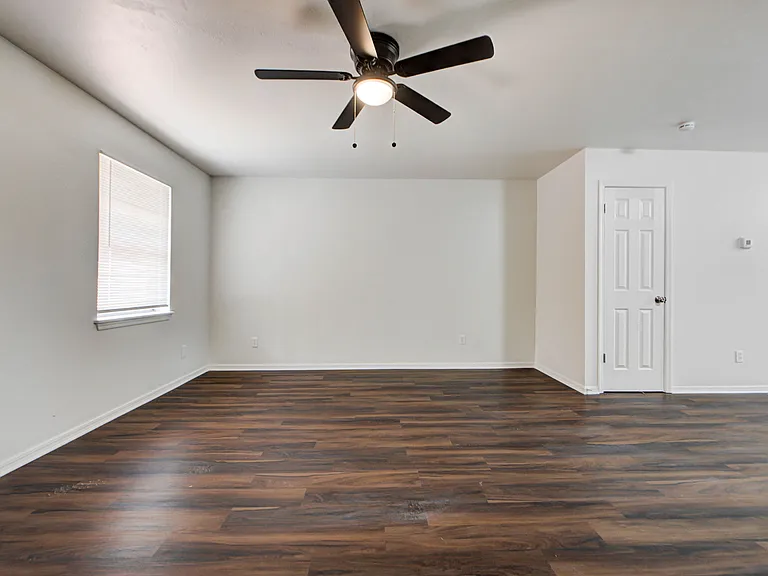 2112 Melrose Dr #1 — Photo 7