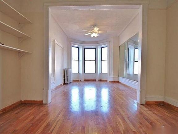 2nd image of 1595 Union St