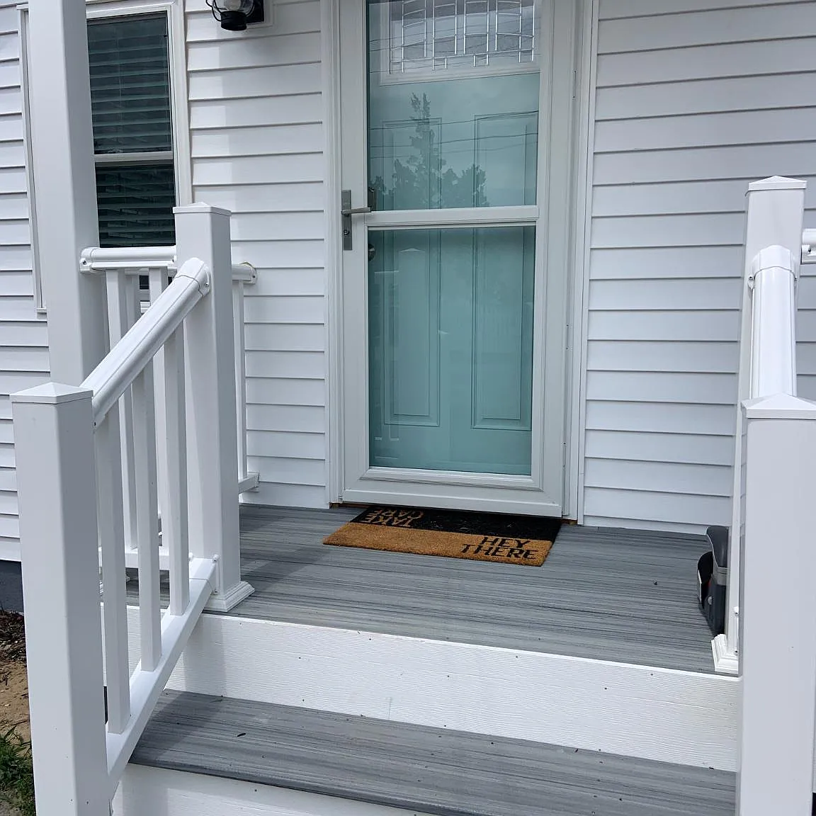 3 bed, 1.5 bath, 696 sqft, $2,500 — Photo 2