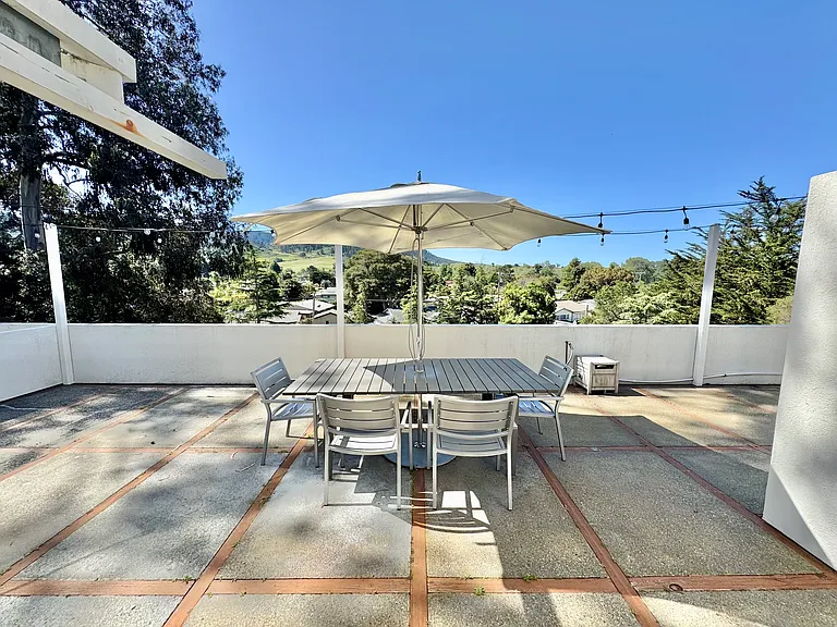 Extra large outdoor terrace