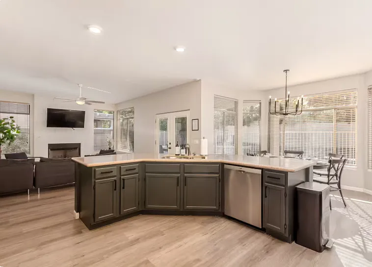 3141 W Laredo St — Photo 15