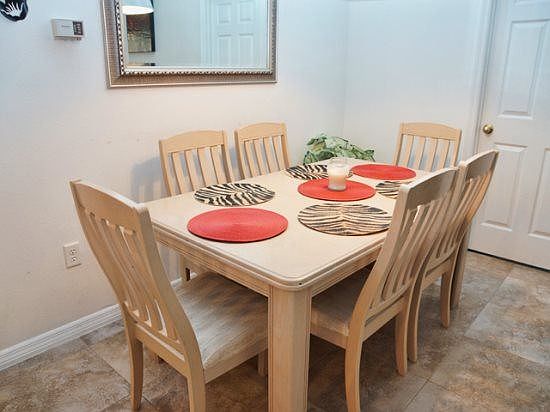 CC5P1007CCC-formal-dining-area