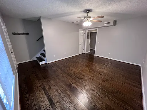 401 Moore St #202 Photo 1