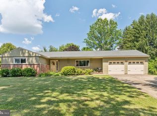7 Old Forge Ln, Ewing, NJ 08618