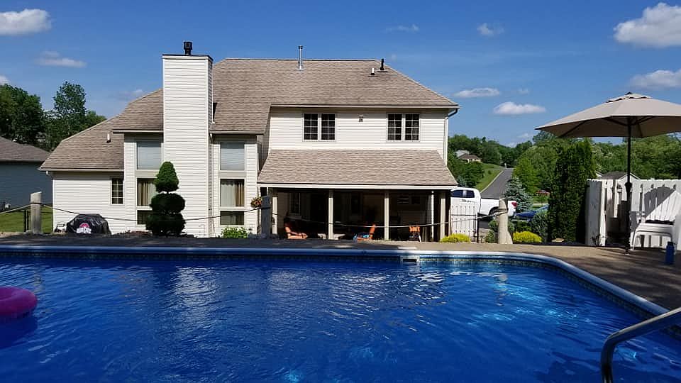 4 bed, 2 full/2 half bath. 