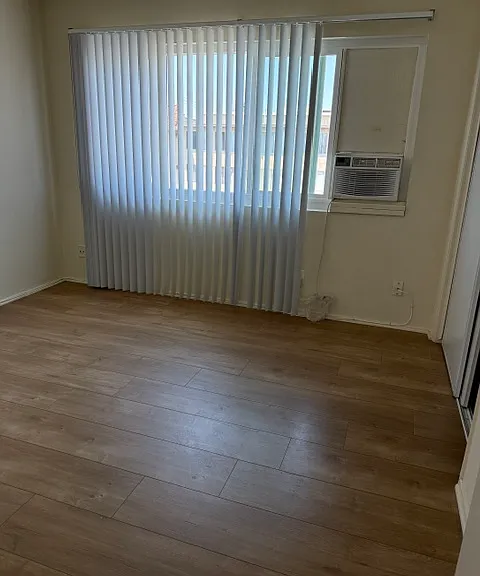 6660 Woodman Ave #306 — Photo 1
