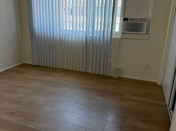 6660 Woodman Ave, Van Nuys, CA