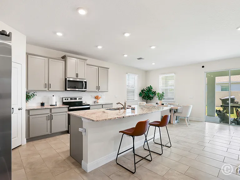 5689 Hawks Cay — Photo 4