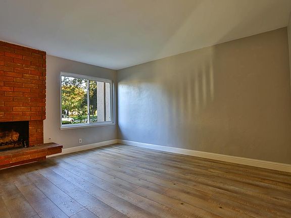 3rd image of 1056 Queensbrook Dr