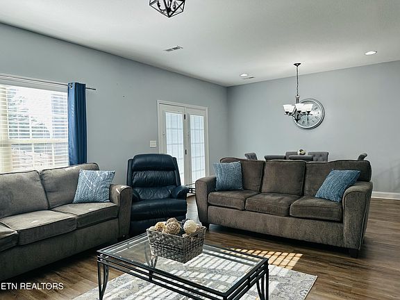 5th image of 7125 Deer Springs Way