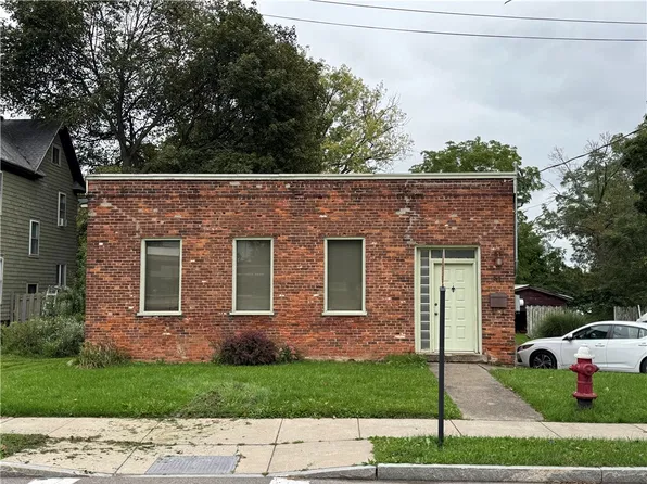 51 West St, Geneva, NY 14456