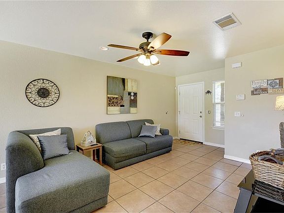 3rd image of 606 Losoya Ct