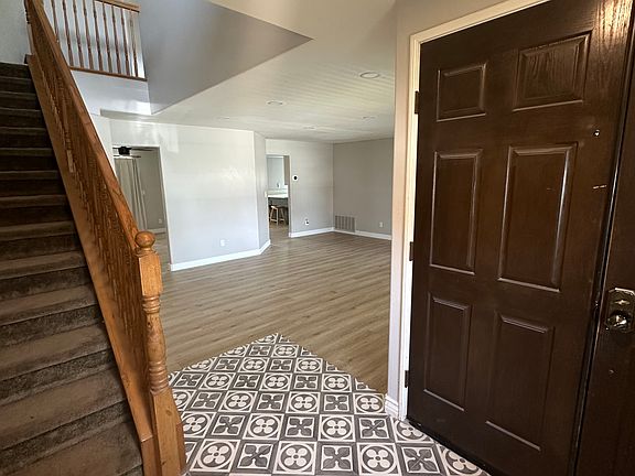 3rd image of 5548 Western Ave