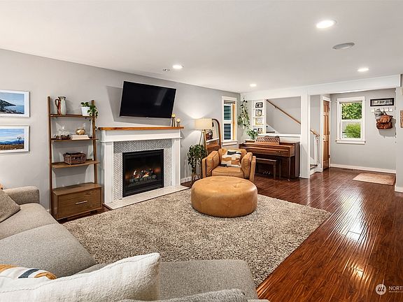 5th image of 15905 187th Avenue NE