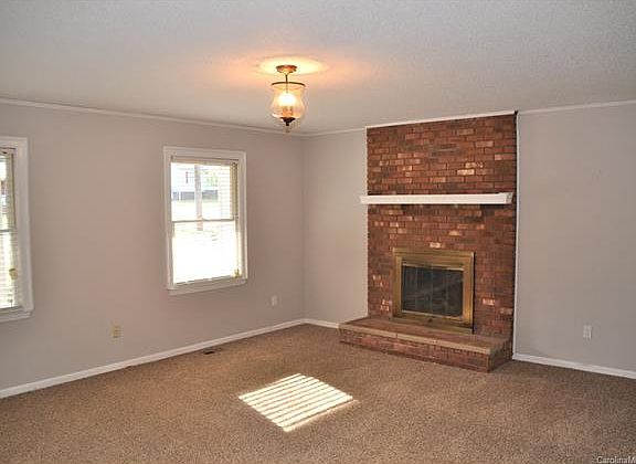 4th image of 4205 Wrentree Dr #L33