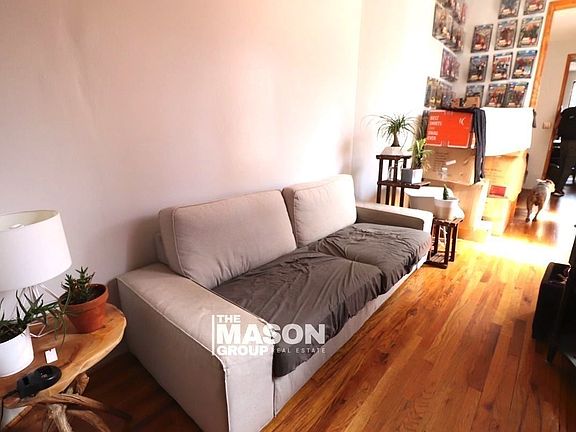 4th image of 501 1/2 W 43rd St #5EE