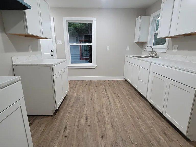 509 Medill St — Photo 9