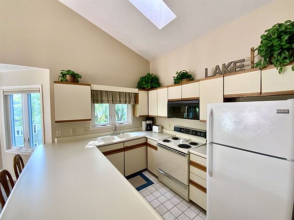 3rd image of 9671 S Harbour Pointe Dr