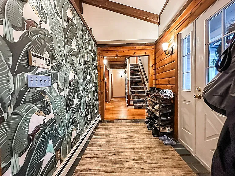 310 Salem St — Photo 31