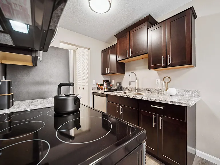 Atlas Pointe Apartments — Photo 6