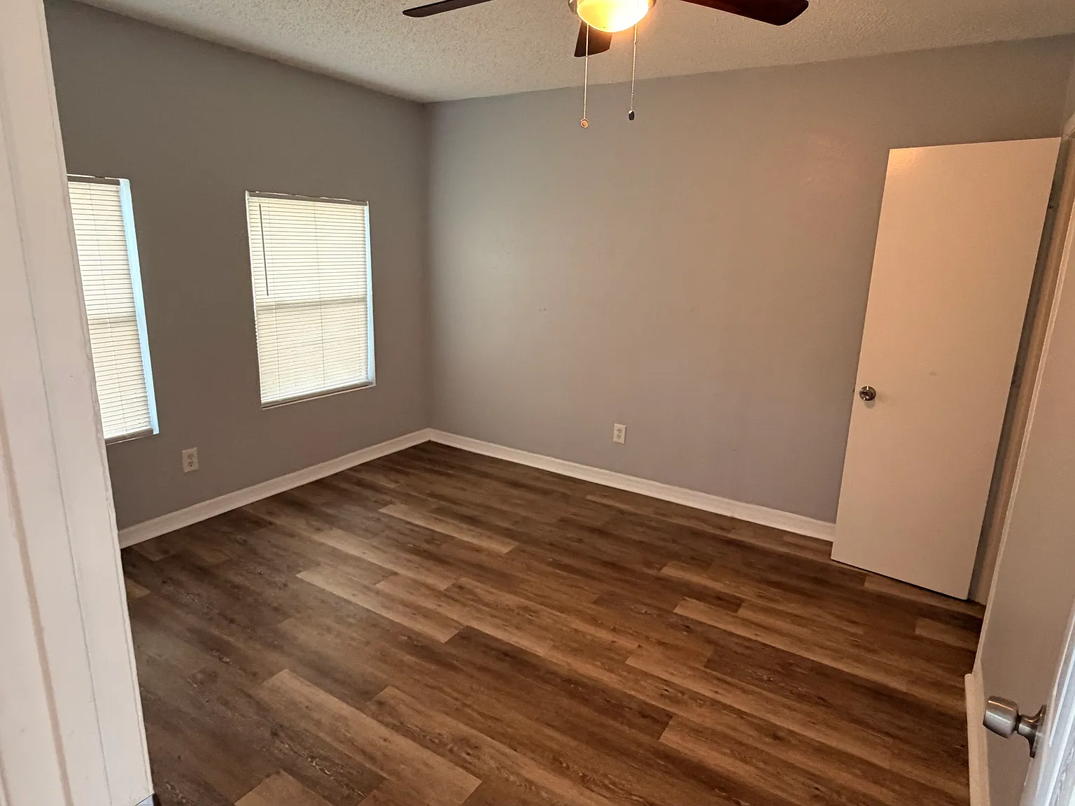3 bed, 958 sqft, $1,250 — Photo 4
