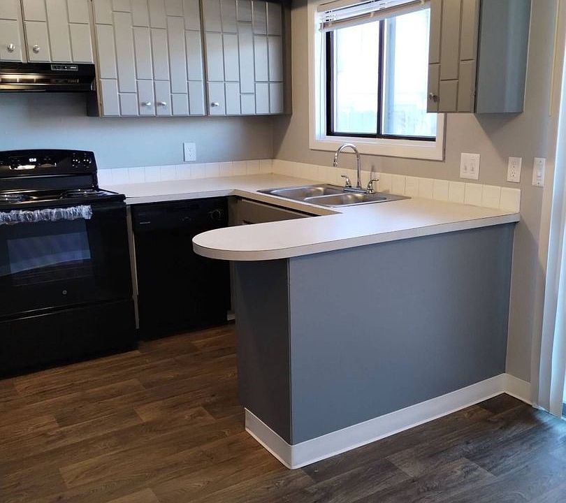 1st image of 1000 S Woodlawn St #1102