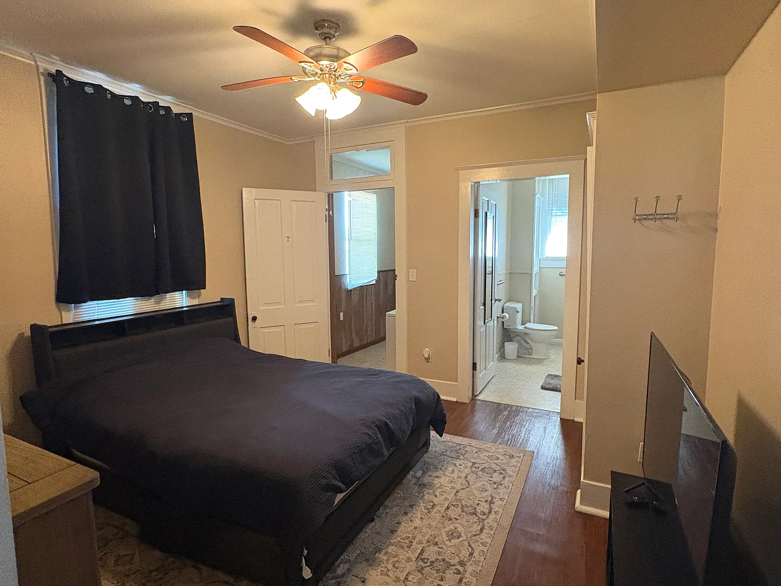 1 Bedroom Apartment — Photo 2