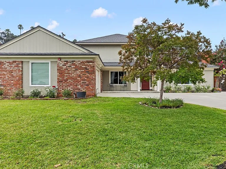 1096 Canyon View Dr — Photo 52