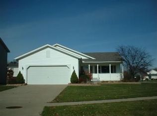 225 Pemberton Dr, Elyria, OH 44035