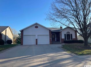 1219 Limerick Rd, Papillion, NE 68046
