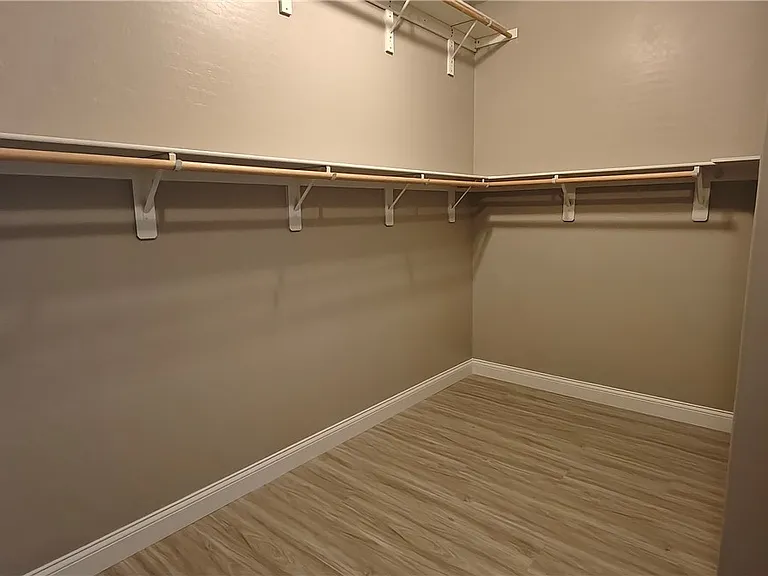 2868 Josephine Dr — Photo 23