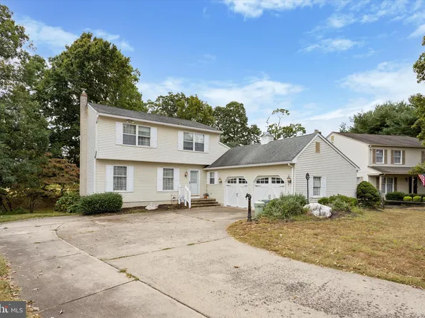 38 Crestwood Ave, Blackwood, NJ 08012