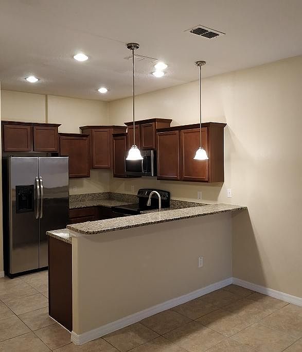 1st image of 10999 Savannah Landing Cir