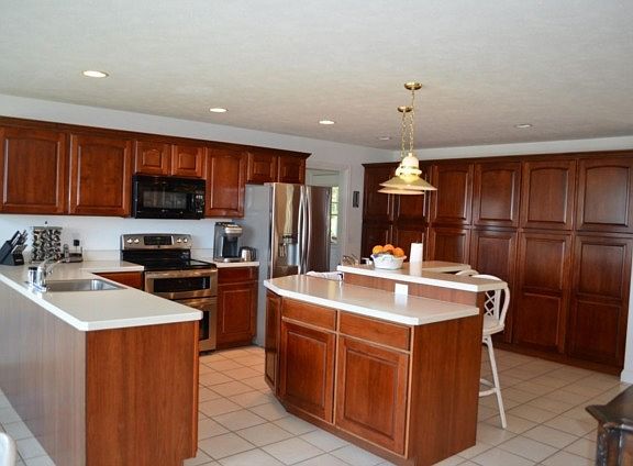 5th image of 452 S Balthazar Dr