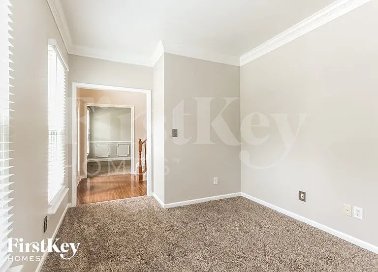 1795 Valleywood Dr — Photo 5