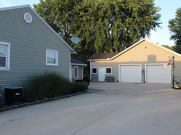 3rd image of 1324 Wilson Dr