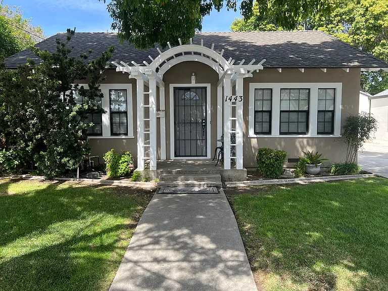 1443 Parker Ave — Photo 6