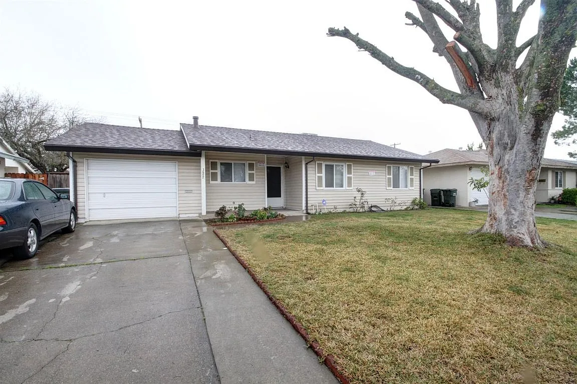 3652 Owens Way photo 1