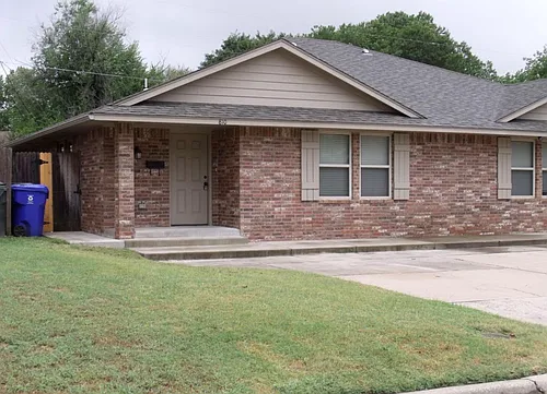 810 Russell Cir Photo 1